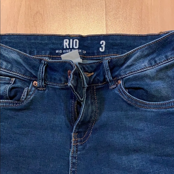 Skinny Jeans - Picture 2 of 3